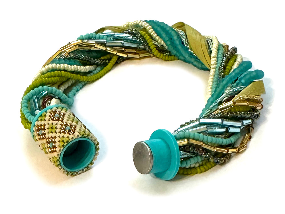 Alicia Beaded Bracelet Kit with magnetic clasp