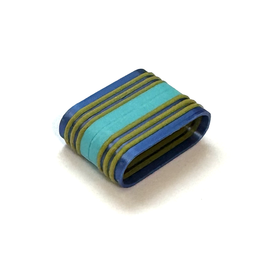 Magnetic clasp for three-strand bead crochet