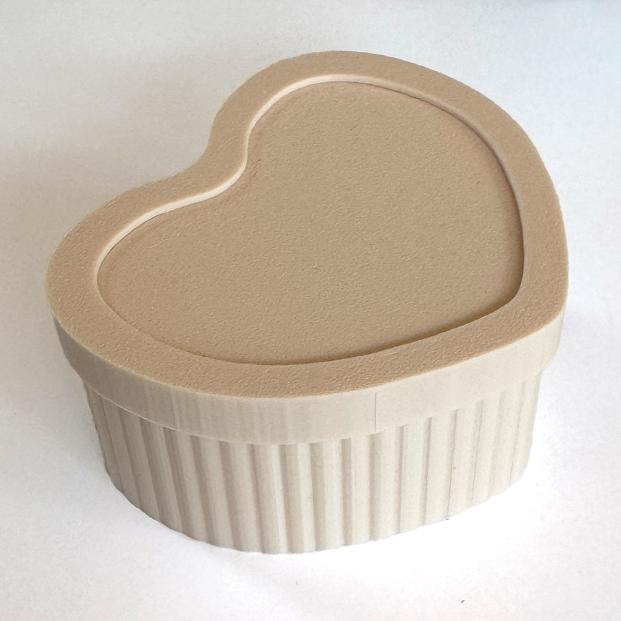 Heart Box with lid opening, thirteen colors available