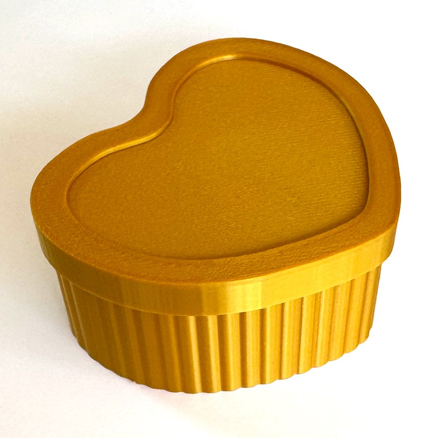 Heart Box with lid opening, thirteen colors available