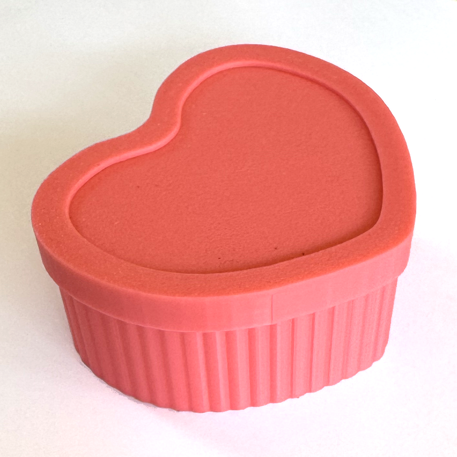 Heart Box with lid opening, thirteen colors available