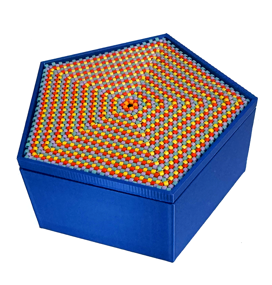 Pentagonal box with beadable lid